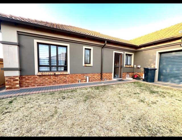 3 BEDROOM HOUSE FOR SALE IN SUNAIR PARK